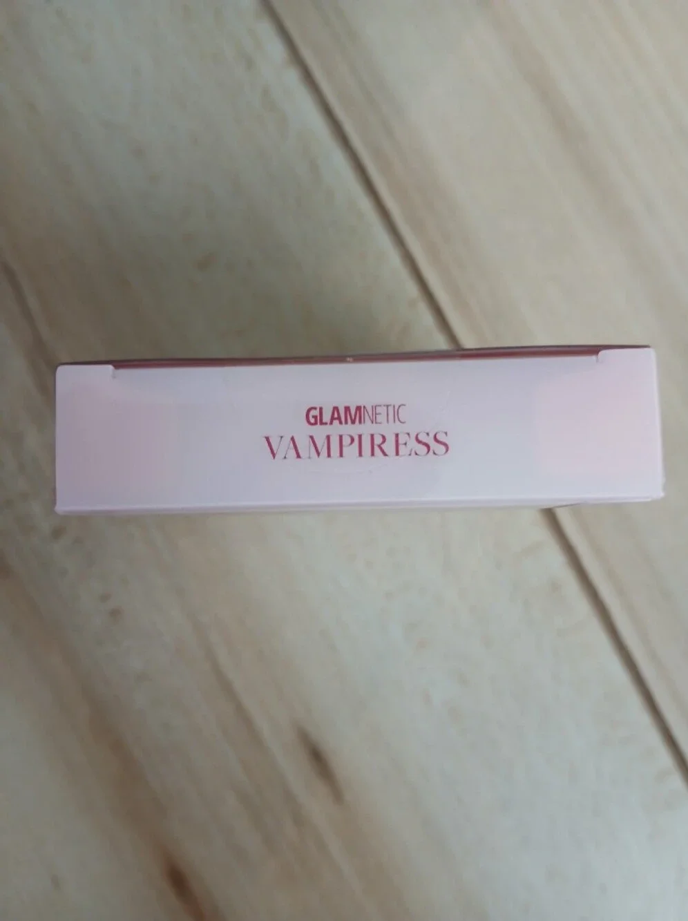 Glamnetic Press On Nails Vampiress An Ombre Medium Almond Nail Rare